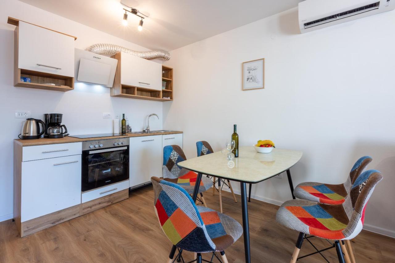Luxury Apartments Lovorka 1 & 2**** Selce Exterior foto