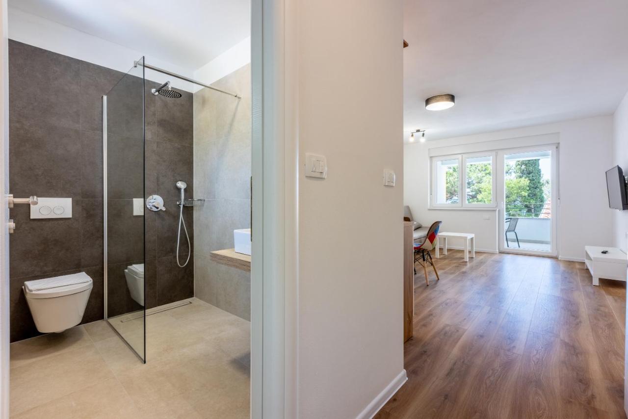 Luxury Apartments Lovorka 1 & 2**** Selce Exterior foto