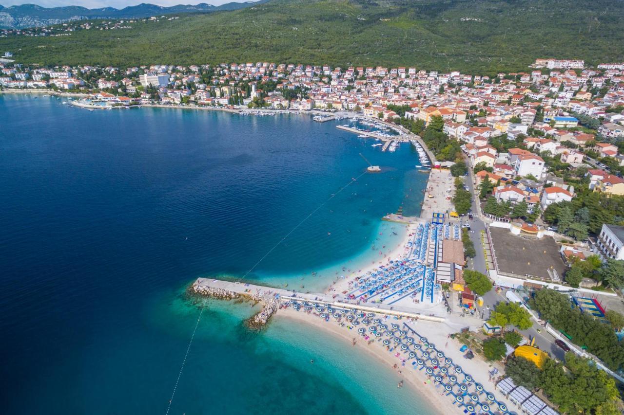 Luxury Apartments Lovorka 1 & 2**** Selce Exterior foto