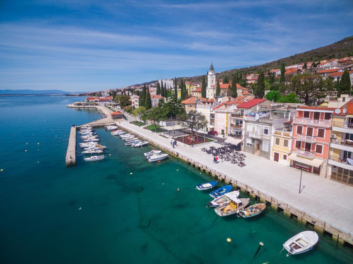 Luxury Apartments Lovorka 1 & 2**** Selce Exterior foto
